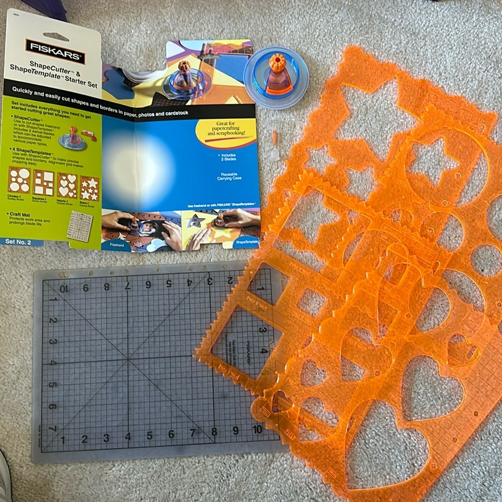 Fiskers Shapecutter & ShapeTemplate Starter Set- paper crafting & scrapbooking.
